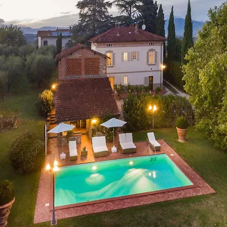 In Lucca With Saltwater Pool Villa *